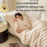 Luxurious faux rabbit fur blanket (150*200cm / white color) - feels like stroking a cat, with a pure color and simple style - soft, warm, comfortable, suitable for sofas, beds, offices and travels - multi-functional