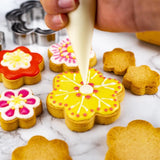 Flower Cookie Cutters Set of 5, Stainless Steel Sandwich Cutters and Biscuit Molds, Sturdy for Cookies, Sandwiches, Cake, Fruit