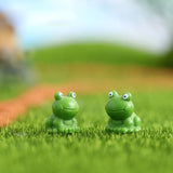 4pcs Blue-Eyed Mini Resin Frog Figurine - Cute Cartoon Moss Micro Landscape Mini Frog Decoration DIY Garden Home Decor