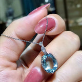 Stylish Female Wedding Party Necklace with Bright Crystal Charming Delicate Pendant Jewelry for Anniversary