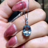Stylish Female Wedding Party Necklace with Bright Crystal Charming Delicate Pendant Jewelry for Anniversary