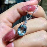 Stylish Female Wedding Party Necklace with Bright Crystal Charming Delicate Pendant Jewelry for Anniversary