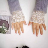 2 pairs Women's Short Lace Gloves Fingerless for Driving Wedding Wrist Length Bridal Prom Gloves（white）