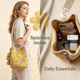 Hand crocheted flower tote bag, can be worn as shoulder bag, crossbody bag, or carried by hand, the perfect choice for everyday outings with a stylish vibe./BLUE