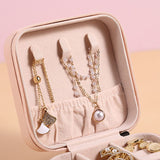 Travel Jewelry Case Exquisite Large Capacity Scratch Resistant Portable Jewelry Organizer Box for Outdoor Travel Red 10x10x5cm/3.9x3.9x2.0in
