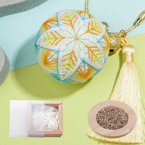 Fun Resin Keychain Blue and White Modern Style W274-LX [maple leaf] key chain-flowers core + gift box In Australia - Darrahopens