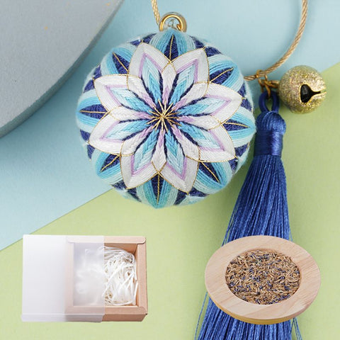 Fun Resin Keychain Blue and White Modern Style W277-LX [purple blue] key chain-flowers core + gift box In Australia - Darrahopens