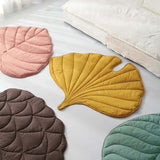 Ginkgo Leaf Shaped Pet Mat – Thickened Multi-Use Plush Blanket & Cushion for Cats and Dogs, All-Season Floor Bed, Crate Pad and Cozy Throw (Pink)
