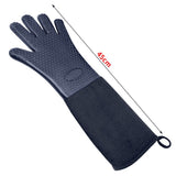 A pair of Professional Silicone Oven Mitts with Quilted Liner, Durable Heat Resistant Oven Gloves, Heat Resistant Oven Gloves, (Black 45cm)