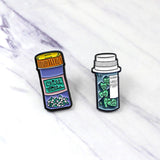2 pcs Enamel Pin Brooch, Funny Cartoon Medical Design, Lapel Pin for Women Men Teens Adults Drug Pill Love Me Medicine