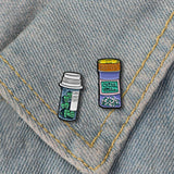 2 pcs Enamel Pin Brooch, Funny Cartoon Medical Design, Lapel Pin for Women Men Teens Adults Drug Pill Love Me Medicine