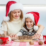 Embossed Wooden Rolling Pin for Baking, Deep Engraved Embossing Rolling Pin with Christmas Snowflake Flower Design