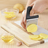 Crinkle Cutter for Veggies, Stainless Steel Crinkle Cut Knife for Potato Cucumber Carrot Fruit (Black)