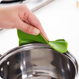 2pcs Kitchen Funnel Creative Anti-spill Silicone Slip on Pour Soup Spout Funnel for Pots Pans And Bowls and Jars Kitchen Gadget Tool In Australia - Darrahopens
