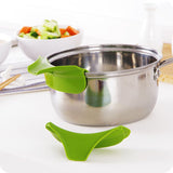 2pcs Kitchen Funnel Creative Anti-spill Silicone Slip on Pour Soup Spout Funnel for Pots Pans And Bowls and Jars Kitchen Gadget Tool