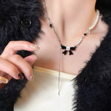 Pearl Necklace Bow Necklace for Women Trendy Pearl Bow Choker Necklace Pearl Beaded Becklace Sparkly Rhinestone Bow