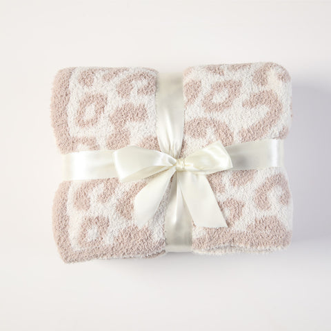 Beige Luxurious Leopard Print Knit Throw Blanket - Ultra-Soft Jacquard Plush for Sofa, Bed & Cozy Comfort (130x150cm)