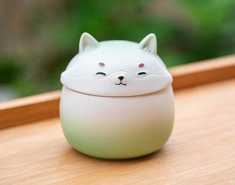 Artisan Ceramic Sealed Storage Jar with Animal Design - Airtight Tea Preservation & Decorative Accent(light green)