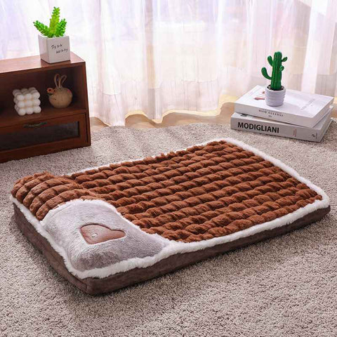 Brown M size Luxury Plush Pet Sleeping Mat, Thickened Warm Pet Bed Cushion for Dogs and Cats, Soft Fabric Pet Sofa Pad with Non-Slip Waterproof Base