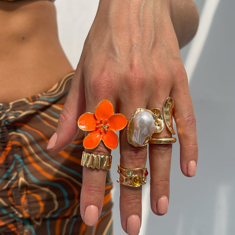 Darrahopens Fashion > Women's Fashion > Women's Accessories 6-Piece Gold Chunky Stackable Ring Set Orange Enamel Flower & Baroque Pearl - Adjustable Open Finger Jewellery for Women (Light Gold)