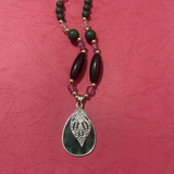 Darrahopens Fashion > Women's Fashion > Women's Accessories European and American trendy retro necklace, color-block beads and leaf-shaped pendant, simple and elegant, 78cm versatile chain, perfect for daily and smart casual looks.
