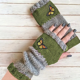 Darrahopens Fashion > Women's Fashion > Women's Accessories Fashion Color-Block Butterfly Embroidered Knit Gloves, Warm Fit 8.5×22cm, Practical Sweet Stylish Essential for Autumn/Winter Outfits(black)