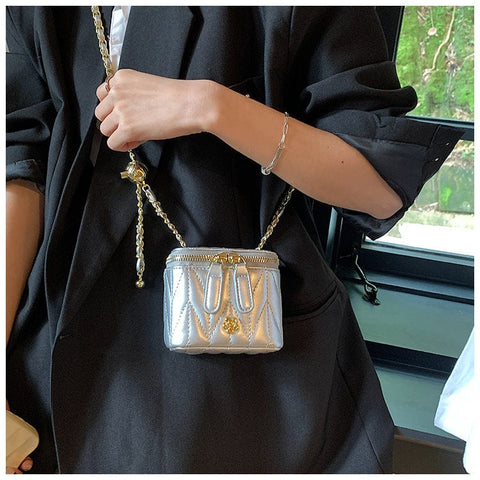 Darrahopens Fashion > Women's Fashion > Women's Handbags Silver Chic Quilted Mini Box Crossbody Bag - Luxury Style Chain Purse for Women