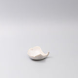 Darrahopens Food & Beverage > Pantry > Condiments & Sauces Gingko Leaf Sauce Dish 30ml Ivory Fleck
