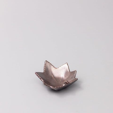 Darrahopens Food & Beverage > Pantry > Seasonings & Spices Sauce Dish Maple Leaf 6cm Metallic Lustre Glaze