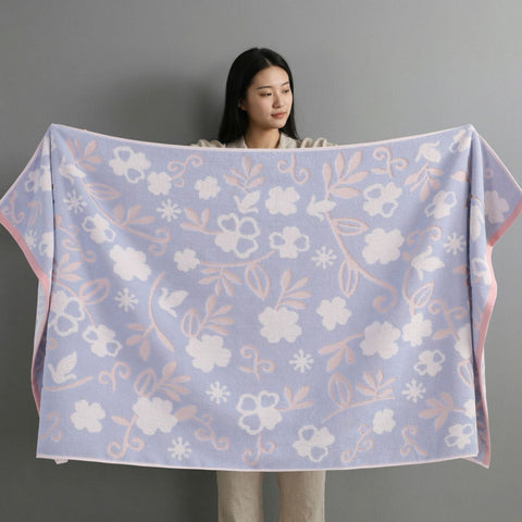 Darrahopens Home & Garden > Bathroom Accessories > Bath Towels & Robes Light Purple Balloon Deluxe Extra Large Pure Cotton Beach & Bath Towel | Highly Absorbent, Thick 70 x 140 cm | Fun Cartoon Design