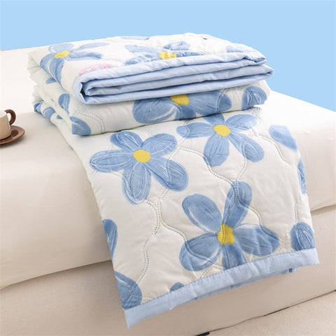 Darrahopens Home & Garden > Bedding > Blankets & Throws Lightweight Reversible Summer Quilt - Soft, Breathable & Machine Washable Comforter(150x200cm blue flowers)