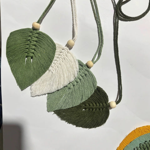 Darrahopens Home & Garden > Decor > Garden Ornaments 4 PCS Macrame Leaf Wall Hanging Set Handmade Cotton Boho Feather Ornaments Green & Beige for Nursery Home Decor