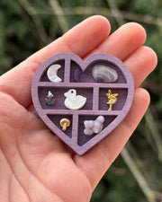 Darrahopens Home & Garden > Decor > Garden Ornaments Wooden display stand for mini curiosities,Heart shape