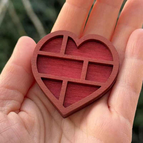Darrahopens Home & Garden > Decor > Garden Ornaments Wooden display stand for mini curiosities,Heart shape