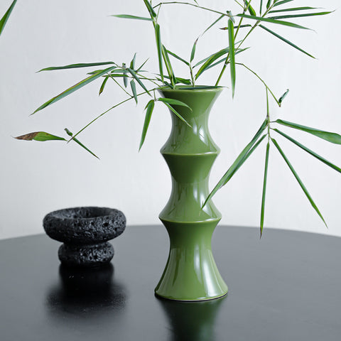 Darrahopens Home & Garden > Decor > Vases & Table Decor Glossy GreenCeramic Vase - Unique Bamboo-Look Design (25.5x9x7cm)