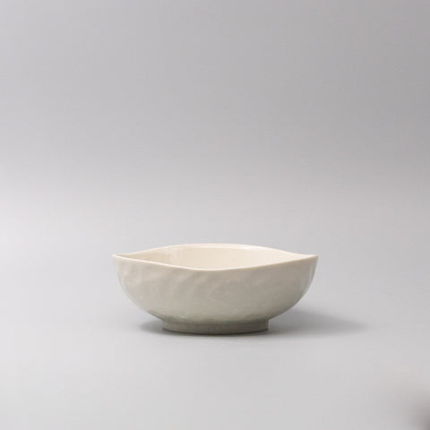 Darrahopens Home & Garden > Kitchenware > Aprons Bowl Organic Shape 11cm Kanso Soft White Glaze