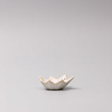 Darrahopens Home & Garden > Kitchenware > Aprons Sauce Dish Maple Leaf 6cm Ivory Fleck