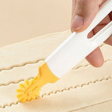 Darrahopens Home & Garden > Kitchenware > Bakeware & Accessories 4-in-1 Flower-Shaped Dough Cutter - Multifunctional Dough Cutter - Rotary Cutter - Baking Kitchen Decorating Knife - Pizza Knife