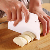 Darrahopens Home & Garden > Kitchenware > Bakeware & Accessories Rolling pin and dough cutter (2-piece) - 33 cm long - White - Diameter 3.5 cm - Suitable for baking - Can be used to roll out puff pastry, pie crusts or cookie dough - Smooth and easy-to-clean surface - Mould-resistant rolling pin