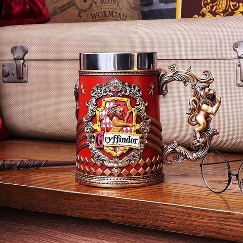 Darrahopens Home & Garden > Kitchenware > Cutlery Collectible Fantasy House Crest Tankard Mug - 600ml Stainless Steel Lined Resin Beer Stein(red)
