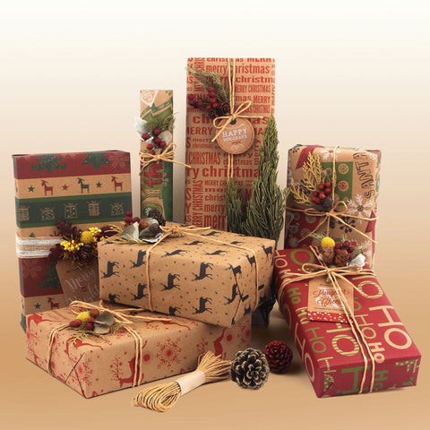 Darrahopens Occasions > Christmas > Christmas Wreaths & Garlands Christmas Wrapping Paper - 6 Sheets - Retro & Vintage Design - Complete Set with 2x Rope, Tape & Stickers - Gift Wrap