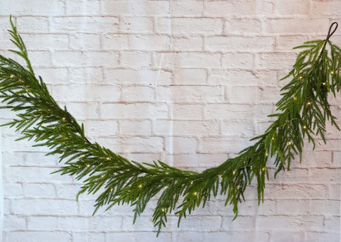 Darrahopens Occasions > Christmas > Christmas Wreaths & Garlands PINE GARLAND USB POWERED 183CM