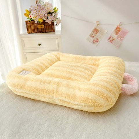 Darrahopens Pet Care > Cat Supplies > Cat Furniture Cat Bed - Pet Mat - Soft and Warm Sleeping Mat for Cats and Small Pets, Comfortable and Cozy - Suitable for All Pets (Yellow,S:40 * 50cm)