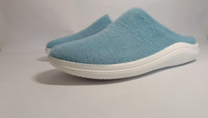 blue fluffy sandles