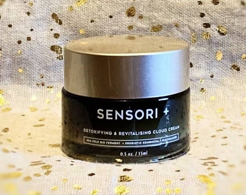 Darrahopens Health & Beauty > Skincare Detoxifying & Rejuvenating Cloud Cream 15ml