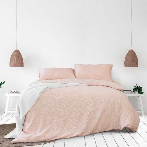Darrahopens Home & Garden > Bedding Ardor Ingrid Blush Seersucker Stripe Quilt Cover Set Queen