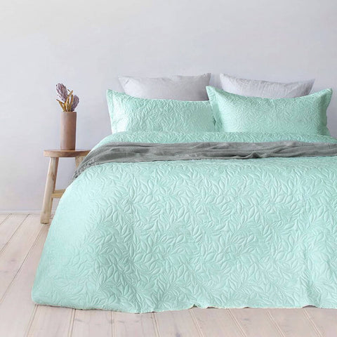 Darrahopens Home & Garden > Bedding Bambury Botanica Embossed Glacier Coverlet Set Queen/King